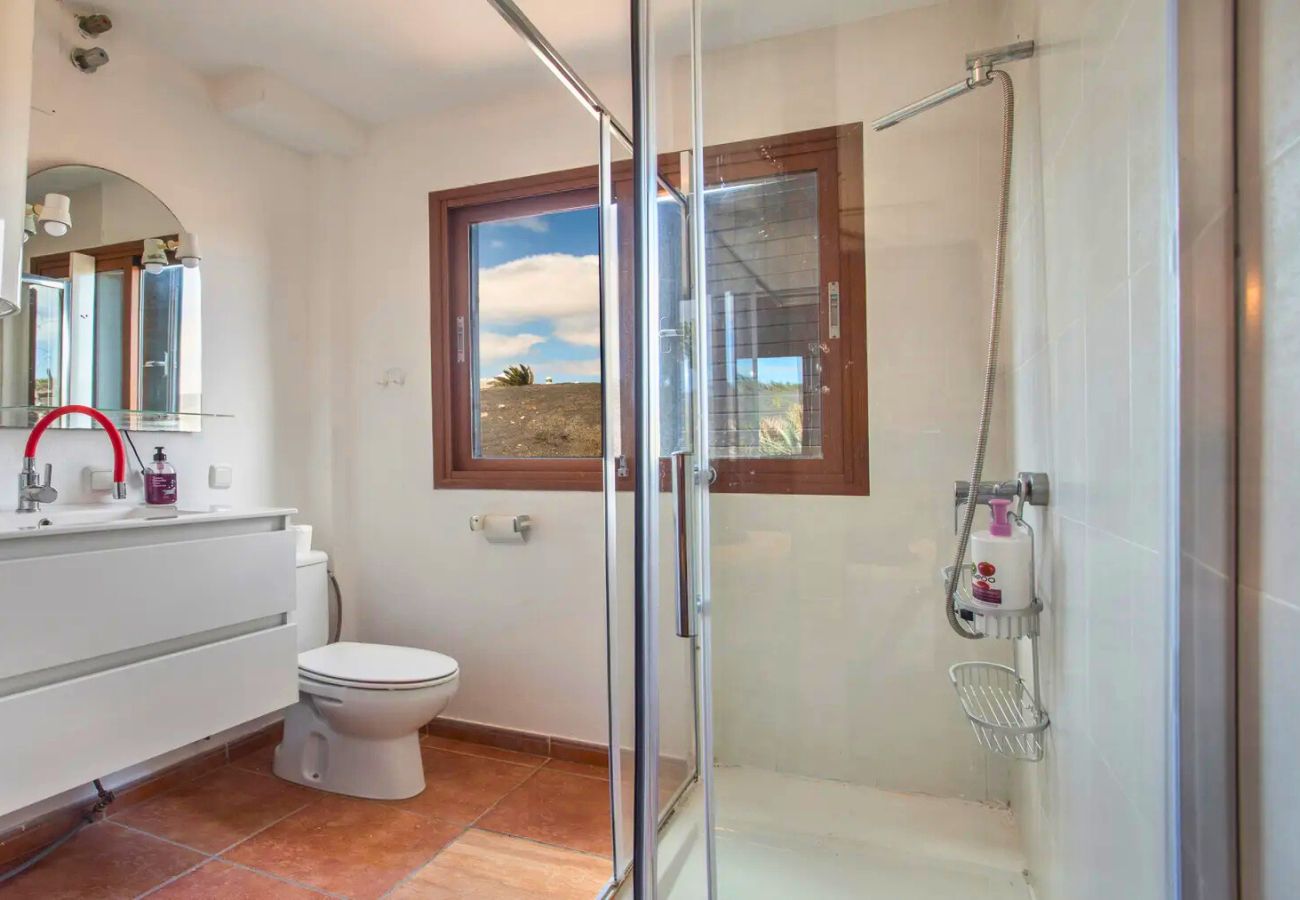 Apartamento en Costa Teguise - Casa Queen Ovetus Planta baja, piscina y WIFI 
