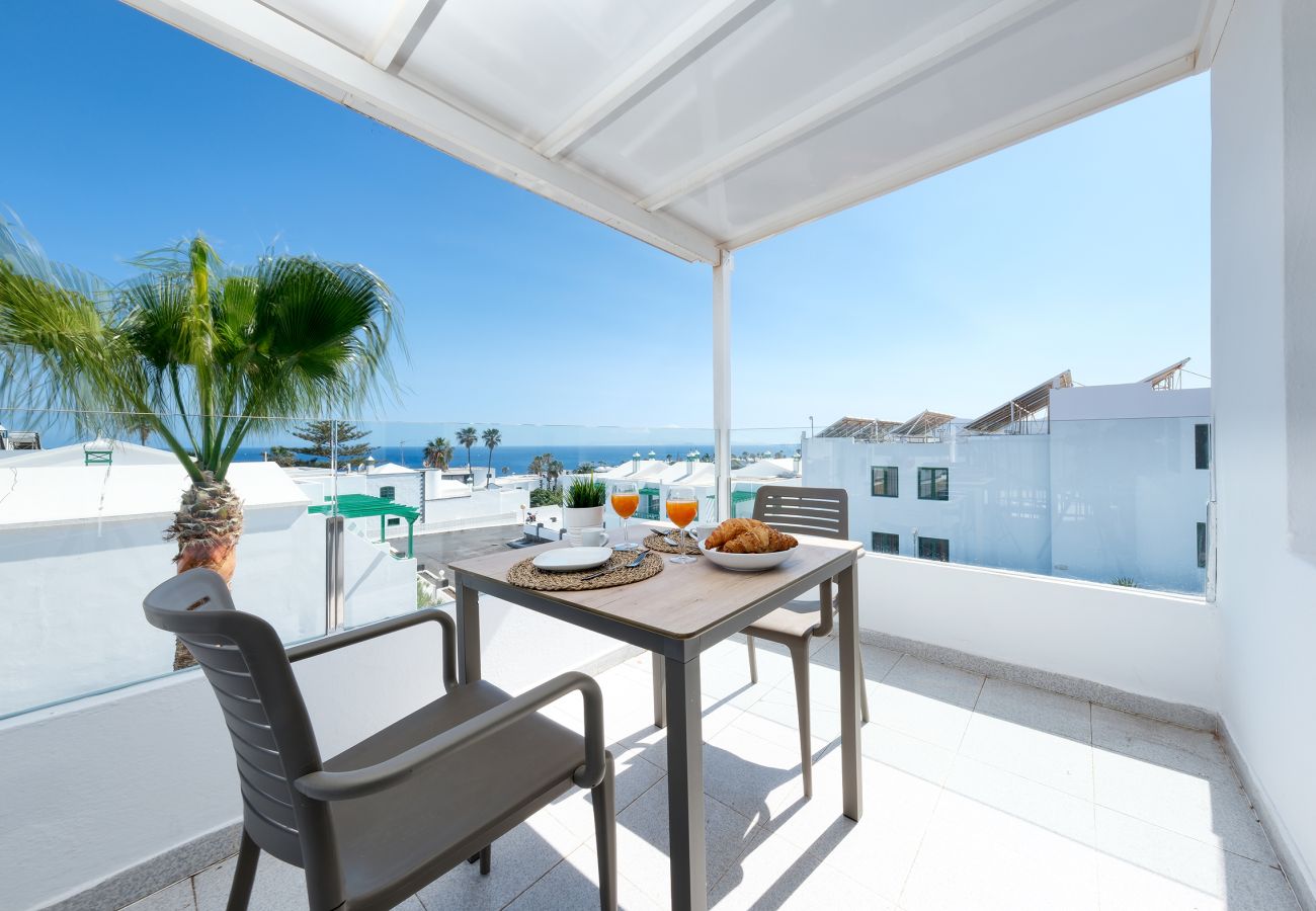 Apartamento en Puerto del Carmen -  Ocean Front Oasis