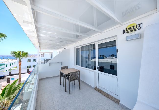 Apartamento en Puerto del Carmen - Sunlit Paradise