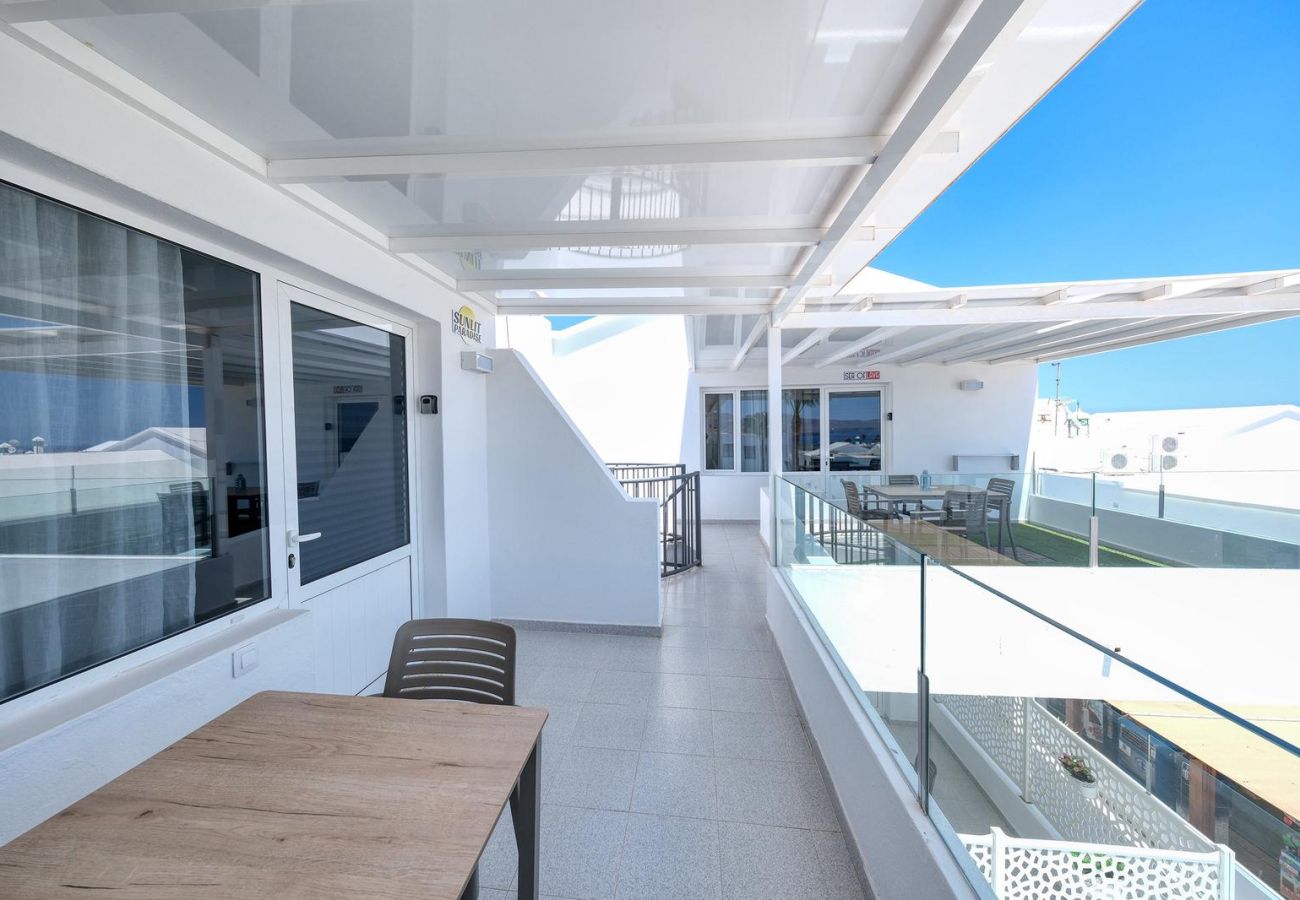 Apartamento en Puerto del Carmen - Sunlit Paradise
