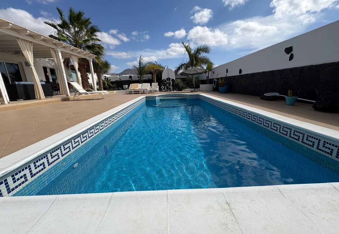 Villa in Playa Blanca - Queen Papagayo Vetusta