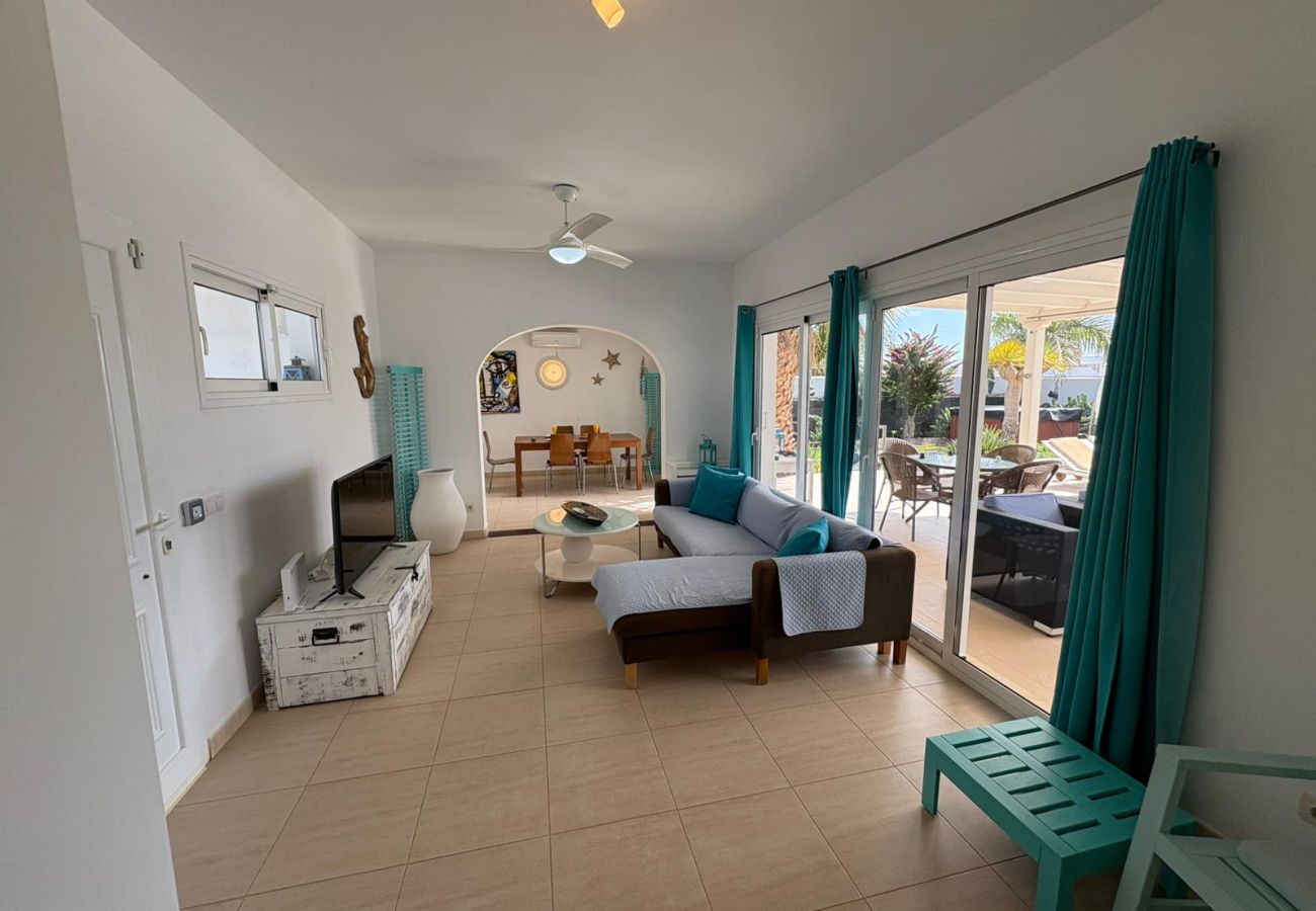 Villa in Playa Blanca - Queen Papagayo Vetusta