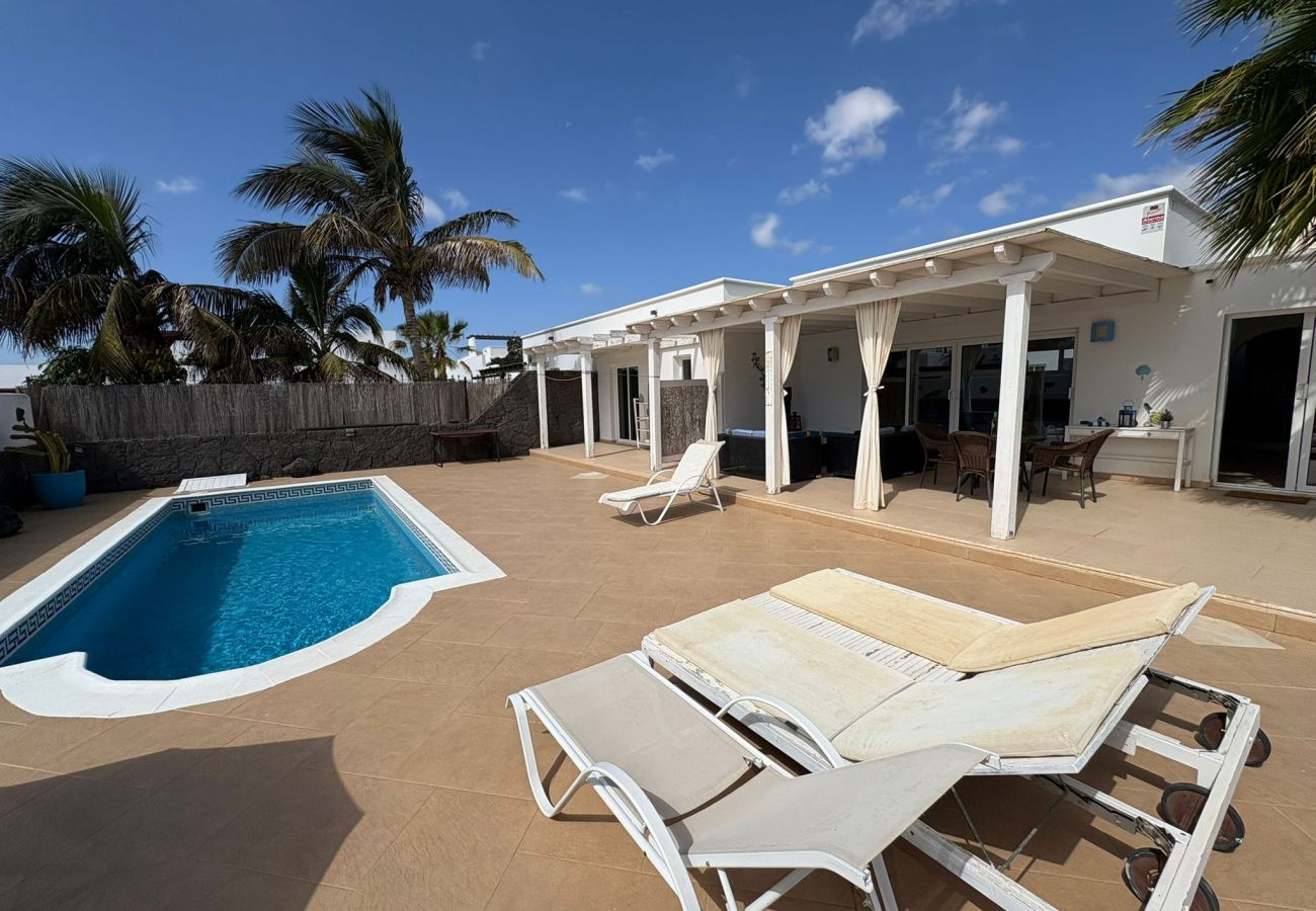 Villa in Playa Blanca - Queen Papagayo Vetusta